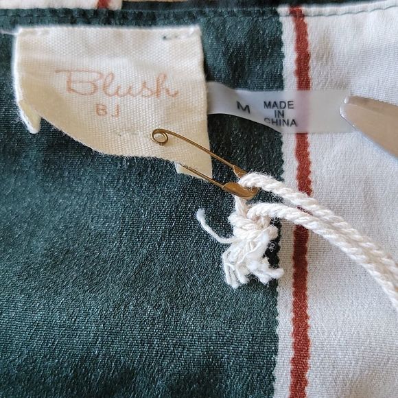 NWT BLUSH BJ croptop size M low vneck - Picture 12 of 15